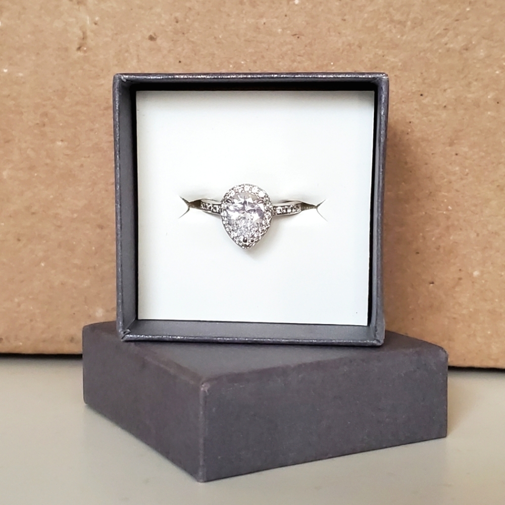 Pear shaped halo Swarovski Crystal with studded band